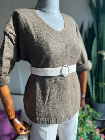Women's Cozy V-Neck Soft Knit Sweater - Stylish and Warm for Everyday Comfort