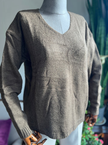 Women's Cozy V-Neck Soft Knit Sweater - Stylish and Warm for Everyday Comfort