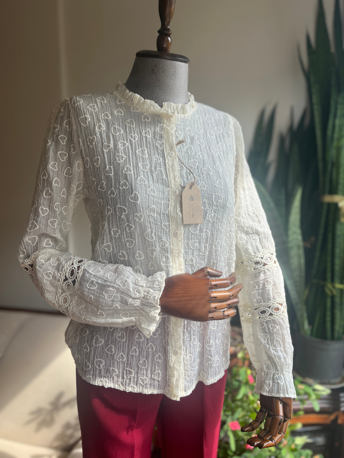 Women's Romantic Beige Heart Patterned Shirt – Elegant Guipure Lace Detail, Stylish & Comfortable Fit, Elastic Sleeves – Perfect for Date Nights, Office Chic & Everyday Grace