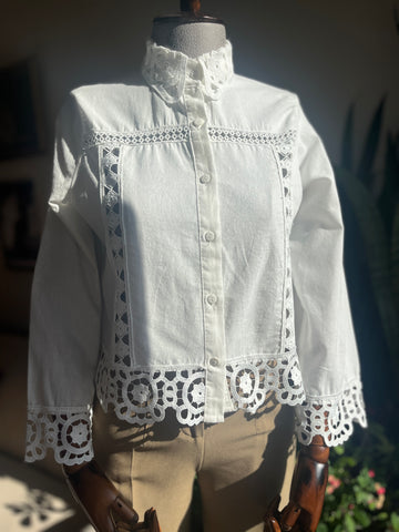 Elegant Women's White Sheer Floral Scalloped Shirt & Lightweight Seasonal Jacket – Chic Collar Detail, Versatile Layering Piece for Effortless Style