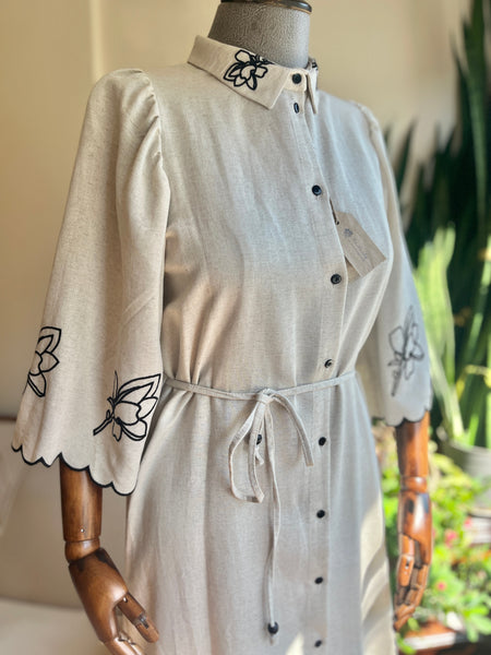 Ameri（アメリ）の「DAMASK EMBROIDERY LINEN DRESS（ワンピース