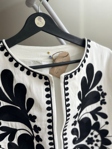 Women's Ethnic Patterned Embroidered Crew-Neck Jacket for Unique Style, Stylish Women's Outerwear