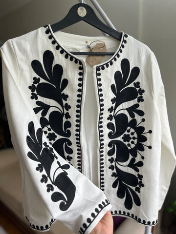 Women's Ethnic Patterned Embroidered Crew-Neck Jacket for Unique Style, Stylish Women's Outerwear