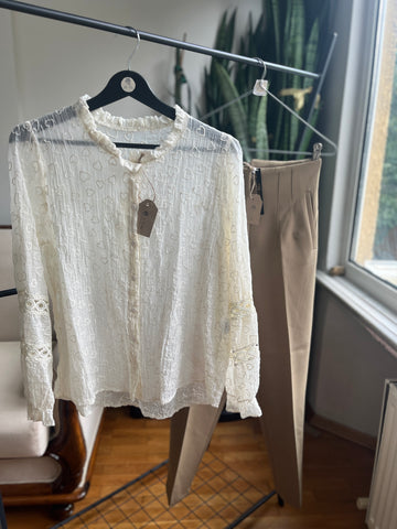 Women's Romantic Beige Heart Patterned Shirt – Elegant Guipure Lace Detail, Stylish & Comfortable Fit, Elastic Sleeves – Perfect for Date Nights, Office Chic & Everyday Grace